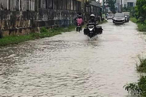 Banjir Di Ruas Jalan Utama Pekanbaru Berangsur Surut Rabu Malam Lalin