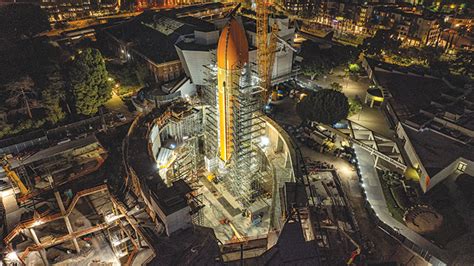 Space shuttle exhibit takes shape at California Science Center ...