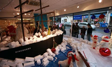 VIDEO: Delight at Gillies’ Broughty Ferry Christmas window display ...