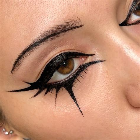 Sydney On Instagram “🕷” Makeup Eyeliner Halloween Eye Makeup