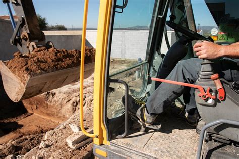 Comment construire en toute sécurité sur un terrain en pente Gros