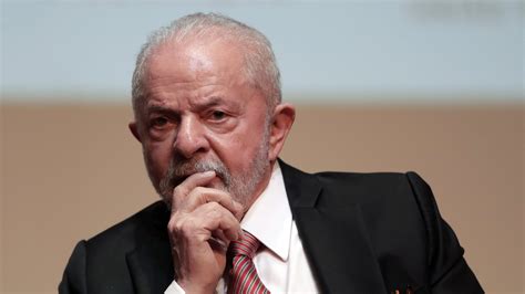 Lula da Silva irá assinar acordo de migração em Portugal Observador