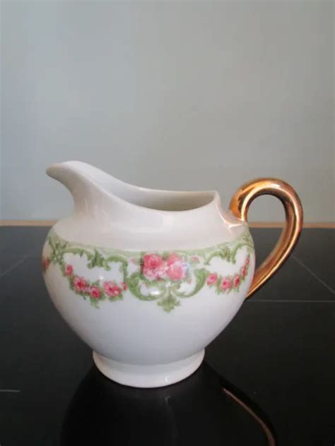 Pot A Lait En Porcelaine De Limoges Decor Floral Et Dorure Eur