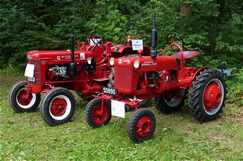 IHC McCormik Farmall Links McCormick DGD4 Mit 4 Zyl 22 Ps Bj