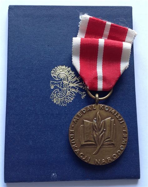 Medal Komisja Edukacji Narodowej Legitymacja 12579708259 Oficjalne