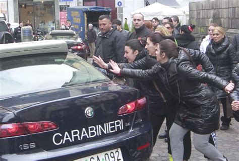 Blitz A Forcella Cinquanta Arresti La Repubblica