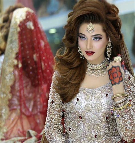 Kashees Pakistani Bridal Makeup And Hairstyling Pakistani Bridal Makeup Bride Hairstyles