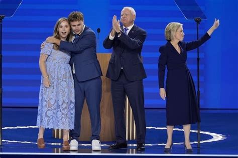 Thats My Dad Gus Walz Tearfully Cheers On His Father As He Accepts