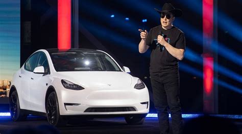 Elon Musk Promises Tesla ‘Dedicated Robotaxi’ with Futuristic Look