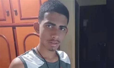 Estudante Morre Ap S Cair E Bater A Cabe A Dentro De Escola Em