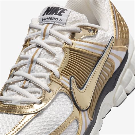 Nike Zoom Vomero 5 Metallic Gold HF7723-001