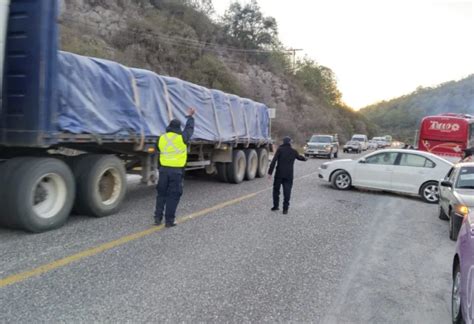 Vuelca Autobús En Oaxaca 16 Personas Resultaron Lesionadas Ruta 135