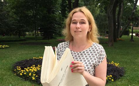 У парку Шевченка демонстрували Конституцію шрифтом Брайля та співали ...