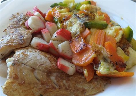 Filet de merluza con verduras salteadas Rápido fácil y light Receta