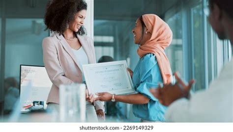 Award Winner Applause Business Black Woman Stock Photo 2269149329 ...