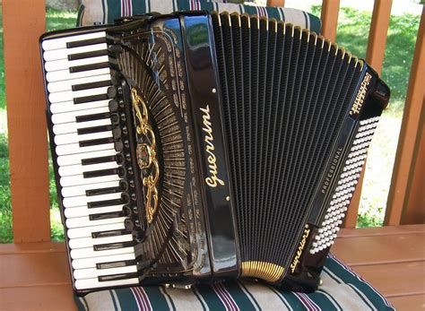 Guerrini Superior 2 President ORO Elegant Accordion