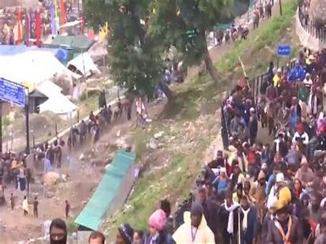 Amarnath Yatra 2023 First Batch Of Pilgrims Begins Journey Towards