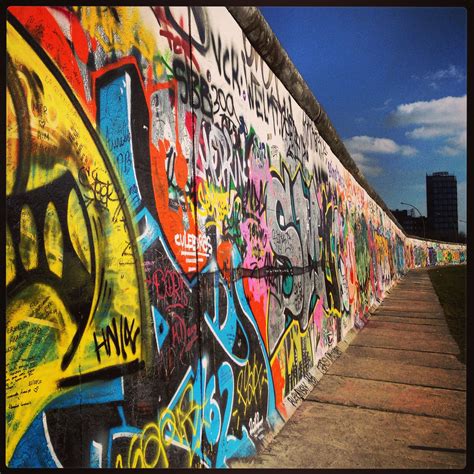 Berlin Wall | Graffiti murals, Street wall art, Street art graffiti
