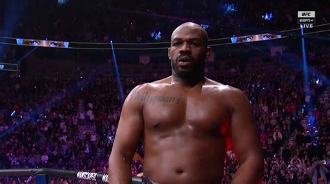 Vídeo Jon Jones Tem Retorno De Gala Finaliza Gane No Ufc 285 E é O Novo Rei Dos Pesados Veja