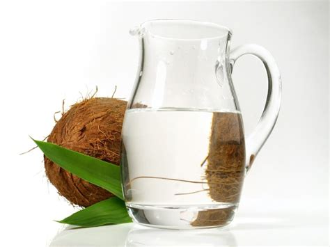 MCT Oil vs Coconut Oil: Comparing the Benefits and Risks