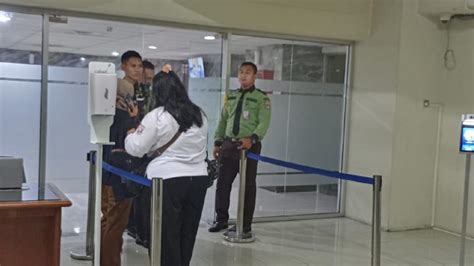 Sekwan Larang Wartawan Masuk Gedung Dprd Dki Khawatir Datang Ke Ruang