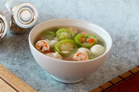 Foto Resep Sop Oyong Kuah Bening Yang Segar Dan Gurih Untuk Makan Siang