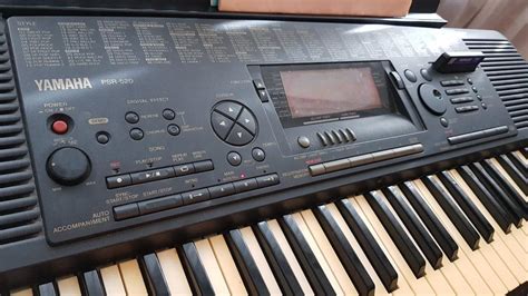 Yamaha PSR 520 Keyboard With Stand Hobbies Toys Music Media