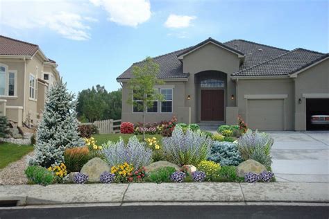 30 Fabulous Xeriscape Front Yard Design Ideas And Pictures Large Yard Landscaping Xeriscape