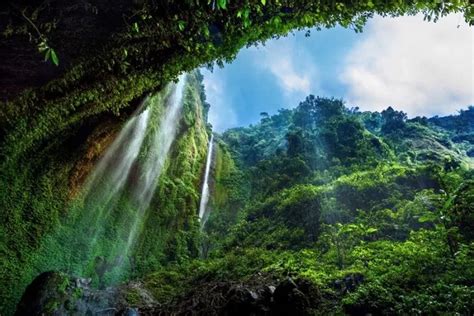 7 Air Terjun Tertinggi Di Indonesia Ternyata 3 Diantaranya Berada Di