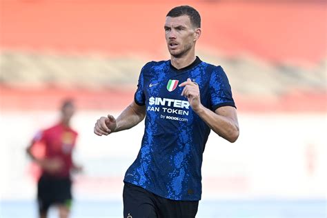 Ufficiale Edin Dzeko Un Nuovo Giocatore Dell Inter