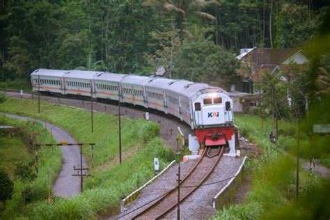 KAI 362 Ribu Pemudik Berangkat Dari Stasiun Gambir Dan Pasar Senen