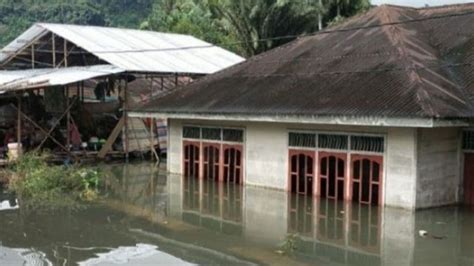 Hujan Deras Bikin Sungai Meluap Ratusan Rumah Di Tapanuli Selatan