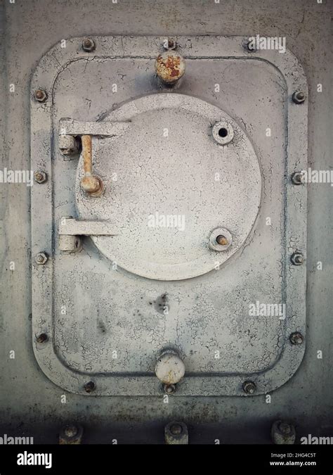 Submarine Hatch Door Hi Res Stock Photography And Images Alamy