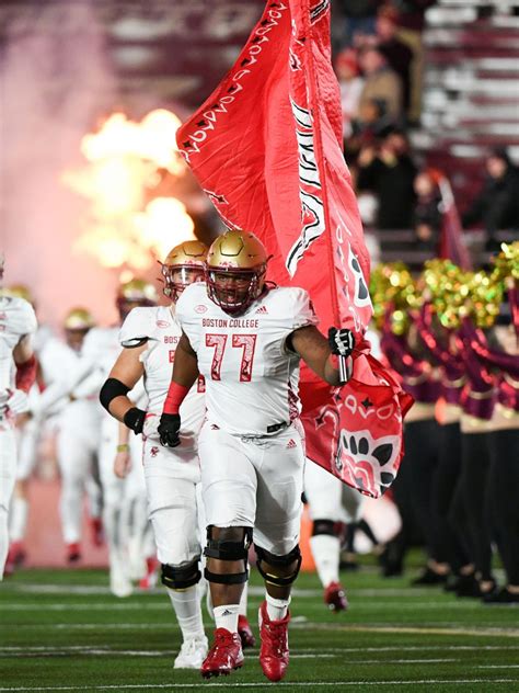 Chargers Sign First Round G Zion Johnson