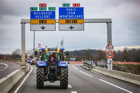 Photos Montb Liard Belfort Les Agriculteurs En Col Re Bloquent L