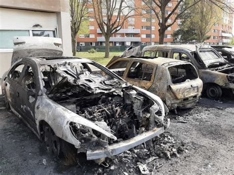 Nouvel An à Strasbourg 59 voitures brûlées selon la police