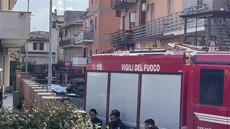 Scontro Tra Due Aerei Dell Aeronautica Militare Morti I Due Piloti