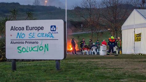 Los Trabajadores De Alcoa Marchar N A Pie Desde La Factor A Al