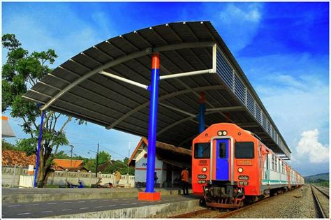 Stasiun Jambon Dengan Overkapping Atap Peron Barunya Stasiun Jambon