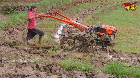 Hajar Tanah Lempung Traktor Sawah G1000 Membajak Tanah Lempung