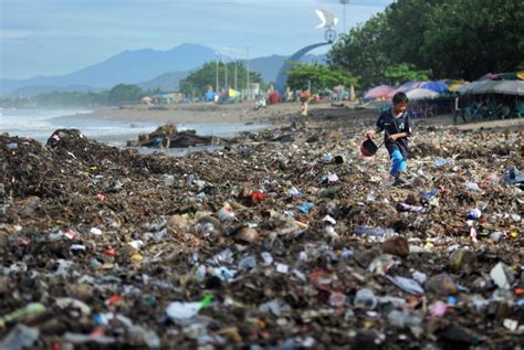 Kabupaten Semarang Lebih Serius Kurangi Sampah Plastik Republika Online