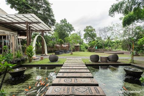 Mara River Safari Lodge African Themed Hotel In Bali Safari Park