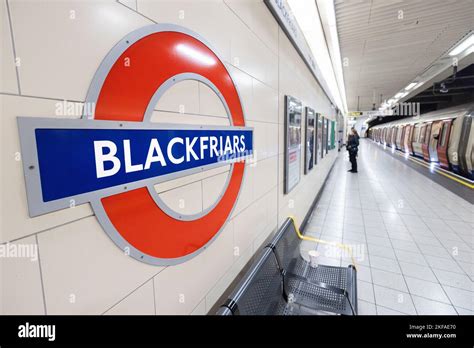 London Underground Tube Train Stations Hi Res Stock Photography And