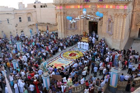 Il Festa Tradizzjonijiet U Kur Itajiet Fil Festi Maltin Illum Mt