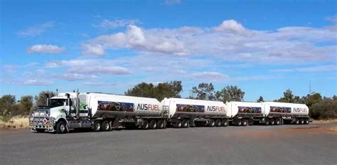 Australian Road Trains Meet The World S Longest Trucks