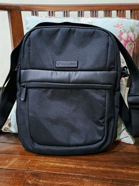 Bodypack Sling Bag Pria Fesyen Pria Tas Dompet Tas Selempang Di