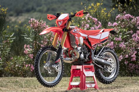 Betamotor Rr Enduro 250 2t 2017 Prezzo E Scheda Tecnica Motoit