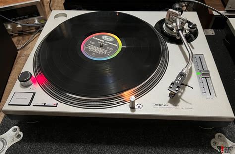 Technics SL 1200 MK 2 MK II Turntable W Optional Hard Travel Case