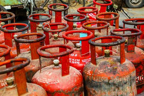 Telangana Polls Brs Promises Lpg Cylinder At Rs 400 Increased Social Security Pensions In