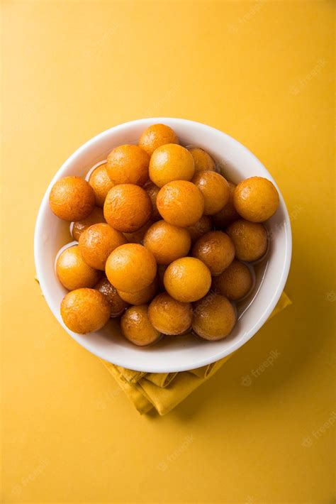 Gulab Jamun Ou Gulaab Jamun Est Un Mithai Sucré à Base De Solides De